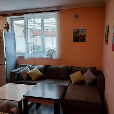 Like Home Guesthouse & Tours Jereván Kültér fotó