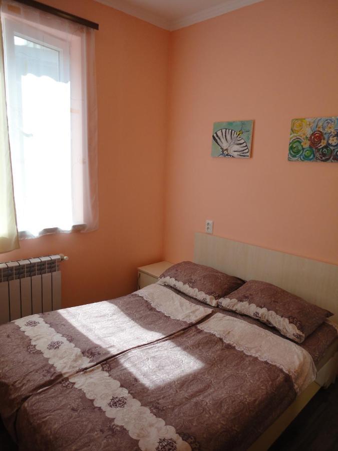 Like Home Guesthouse & Tours Jereván Kültér fotó