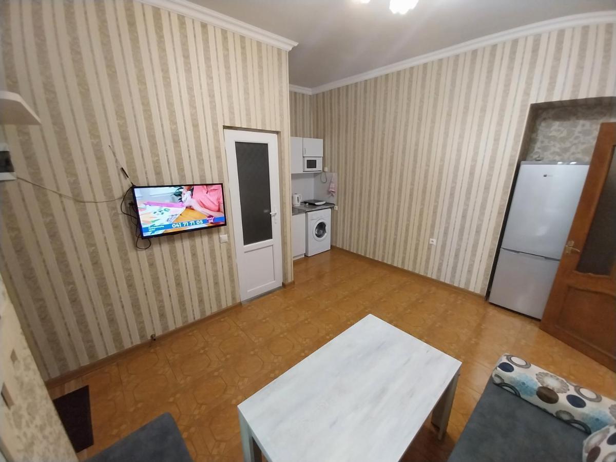 Like Home Guesthouse & Tours Jereván Kültér fotó