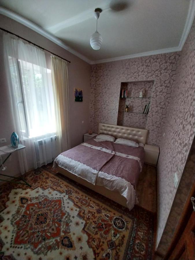 Like Home Guesthouse & Tours Jereván Kültér fotó
